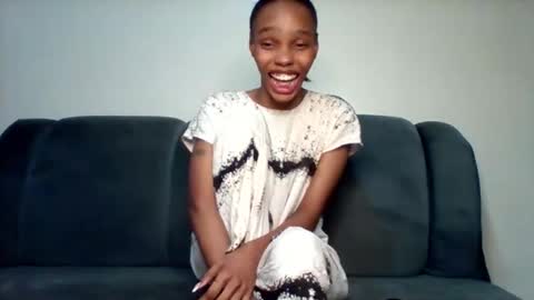 pretty253 online show from October 14, 12:33 am