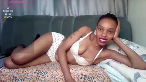 Snapshot of pretty253 chatting on January 15, 8:52 am pretty253 online show from January 15, 8:52 am