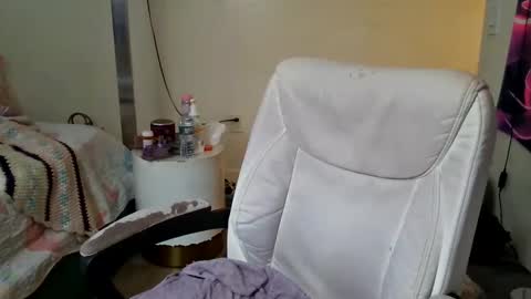 Yasmine pretty online show from November 25, 1:44 pm