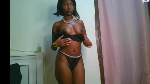 pretty__lisa online show from January 14, 11:38 am