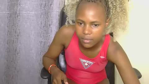 Snapshot of pretty_africanah chatting on February 19, 10:28 pm pretty_africanah online show from February 19, 10:28 pm