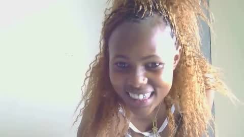 pretty_africanah online show from May 9, 4:23 pm