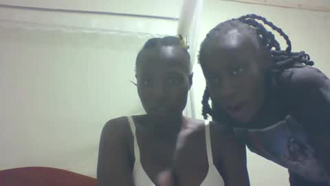 pretty_betty_ online show from February 7, 11:01 am