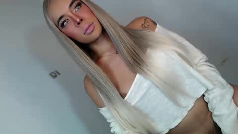pretty_cloeh online show from May 11, 4:51 am