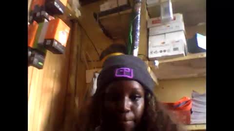 pretty_curvy99 online show from March 1, 1:02 pm