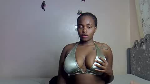 Snapshot of pretty_daina3 chatting on April 14, 9:32 pm pretty_daina3 online show from April 14, 9:32 pm