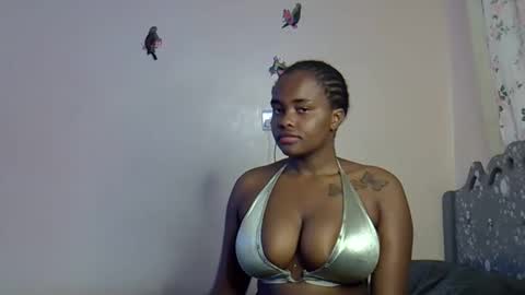 Snapshot of pretty_daina3 chatting on April 15, 11:17 am pretty_daina3 online show from April 15, 11:17 am