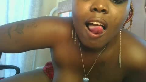 pretty_fel online show from November 5, 8:36 am