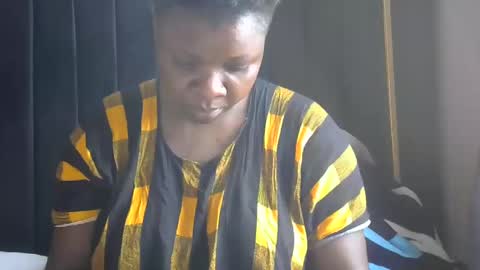 Snapshot of pretty_gaal chatting on December 15, 5:02 am pretty_gaal online show from December 15, 5:02 am