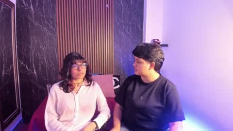 pretty_honey22 online show from June 26, 3:22 am