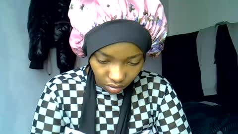Snapshot of pretty_jazminee chatting on June 25, 6:29 am pretty jazminee online show from June 25, 6:29 am