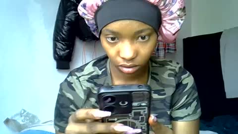 Snapshot of pretty_jazminee chatting on June 27, 7:02 am pretty jazminee online show from June 27, 7:02 am