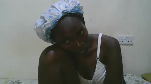 Snapshot of pretty_leila1 chatting on February 11, 11:15 am pretty_leila1 online show from February 11, 11:15 am