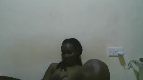 Snapshot of pretty_leila1 chatting on February 16, 10:44 am pretty_leila1 online show from February 16, 10:44 am