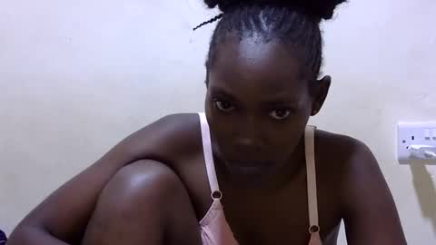 pretty_leila1 online show from March 18, 11:57 am