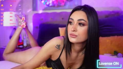 Snapshot of pretty_lia_ chatting on October 1, 4:29 am Lia online show from October 1, 4:29 am