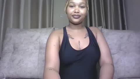 Snapshot of pretty_little_baibe chatting on October 24, 10:50 pm Tracy online show from October 24, 10:50 pm