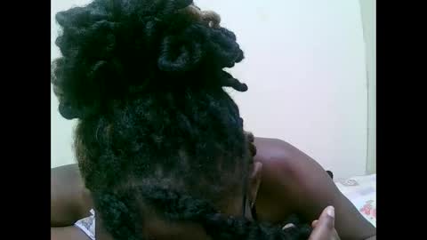 Snapshot of pretty_mellan chatting on February 1, 1:02 am pretty_mellan online show from February 1, 1:02 am