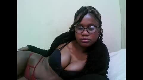 pretty_mellan online show from February 6, 3:27 am
