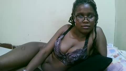 pretty_mellan online show from February 17, 2:15 pm