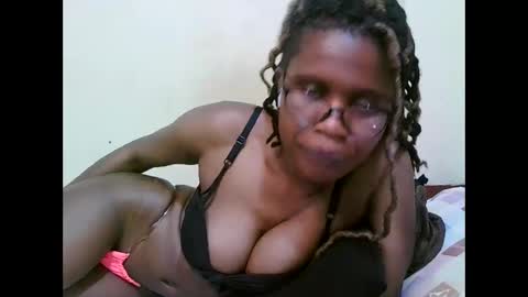 Snapshot of pretty_mellan chatting on March 8, 5:22 pm pretty_mellan online show from March 8, 5:22 pm