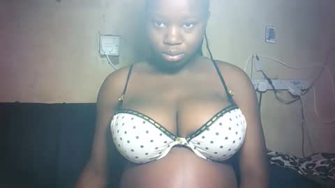 pretty_milan online show from March 18, 7:55 am