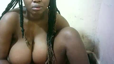pretty_milan online show from July 1, 8:27 am
