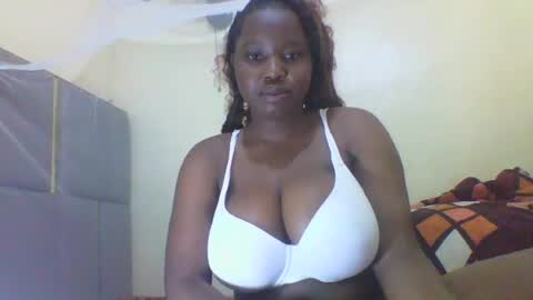 pretty_milan online show from August 1, 8:35 am