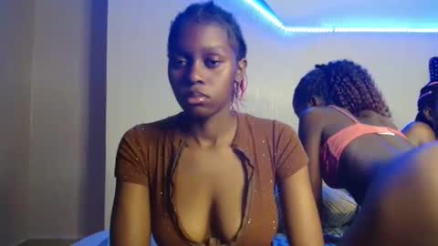 Snapshot of pretty_nyra chatting on May 21, 8:05 pm Nyra online show from May 21, 8:05 pm