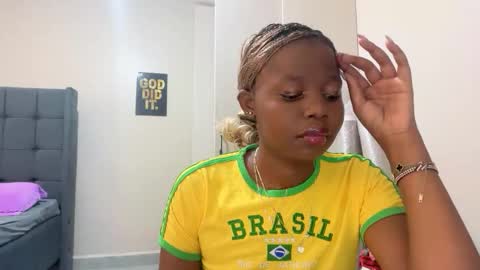 Pretty peaches online show from February 1, 12:37 pm