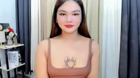 Snapshot of pretty_percy chatting on February 11, 7:02 am hi im percy online show from February 11, 7:02 am