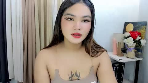 Snapshot of pretty_percy chatting on February 15, 7:51 am hi im percy online show from February 15, 7:51 am