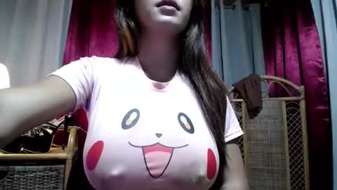 Snapshot of pretty_petite_asian143 chatting on February 23, 7:22 pm samantha online show from February 23, 7:22 pm