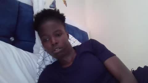 Snapshot of pretty_petite_ebony chatting on October 18, 7:31 am pretty_petite_ebony online show from October 18, 7:31 am