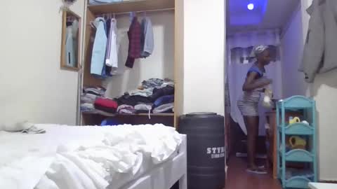 Snapshot of pretty_petite_ebony chatting on October 18, 7:36 pm pretty_petite_ebony online show from October 18, 7:36 pm