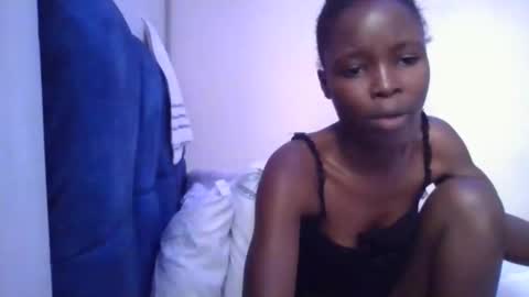 pretty_petite_ebony online show from April 26, 6:11 am
