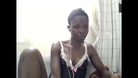 pretty_petite_ebony online show from June 7, 2:21 pm