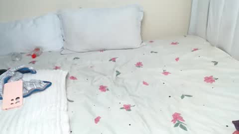 Snapshot of pretty_pussy2 chatting on March 5, 6:59 pm Essy online show from March 5, 6:59 pm