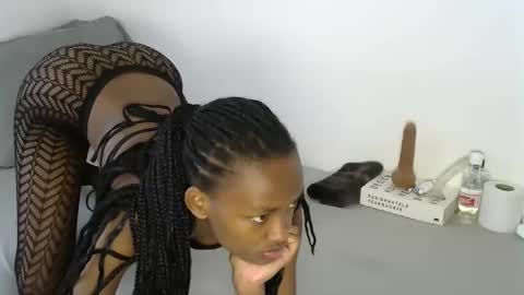 Snapshot of pretty_queennie chatting on November 2, 11:01 am Pretty doll online show from November 2, 11:01 am