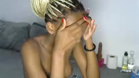 Snapshot of pretty_queennie chatting on November 23, 10:59 am Pretty doll online show from November 23, 10:59 am