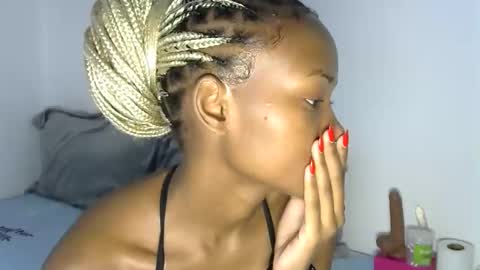 Snapshot of pretty_queennie chatting on November 27, 9:44 am Pretty doll online show from November 27, 9:44 am