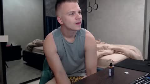 Snapshot of pretty_sweety chatting on October 10, 4:44 am Justin online show from October 10, 4:44 am