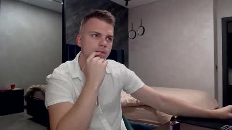 Snapshot of pretty_sweety chatting on October 11, 4:44 am Justin online show from October 11, 4:44 am