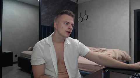 Snapshot of pretty_sweety chatting on October 17, 11:40 pm Justin online show from October 17, 11:40 pm