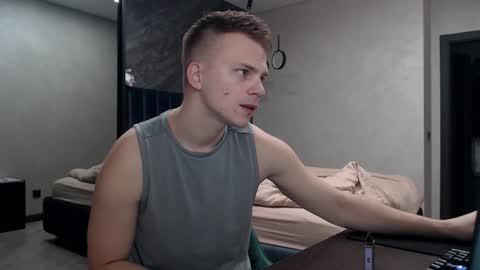 Snapshot of pretty_sweety chatting on October 27, 7:01 am Justin online show from October 27, 7:01 am