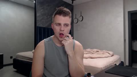 Snapshot of pretty_sweety chatting on November 1, 7:49 pm Justin online show from November 1, 7:49 pm