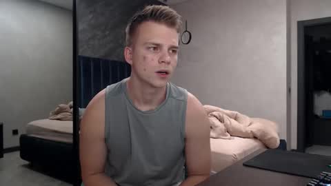 Snapshot of pretty_sweety chatting on November 5, 2:33 am Justin online show from November 5, 2:33 am