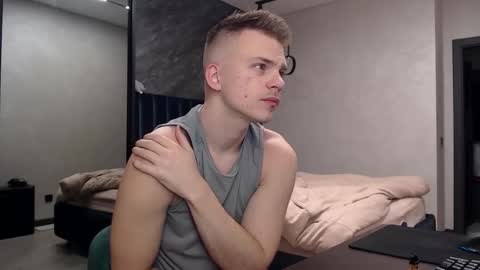 Snapshot of pretty_sweety chatting on November 8, 9:24 pm Justin online show from November 8, 9:24 pm