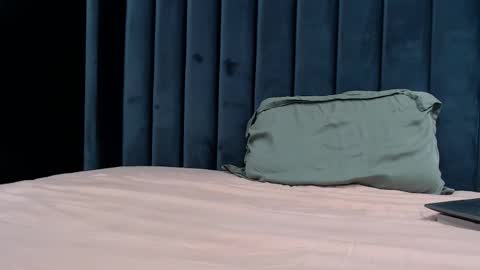 Snapshot of pretty_sweety chatting on November 10, 5:06 am Justin online show from November 10, 5:06 am