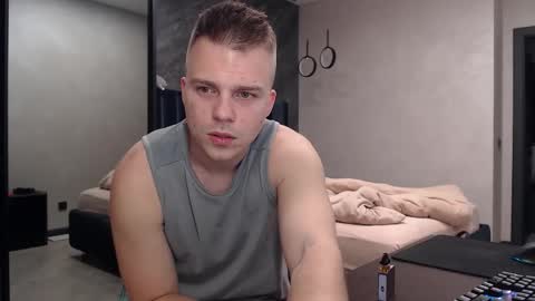 Snapshot of pretty_sweety chatting on November 11, 5:51 am Justin online show from November 11, 5:51 am